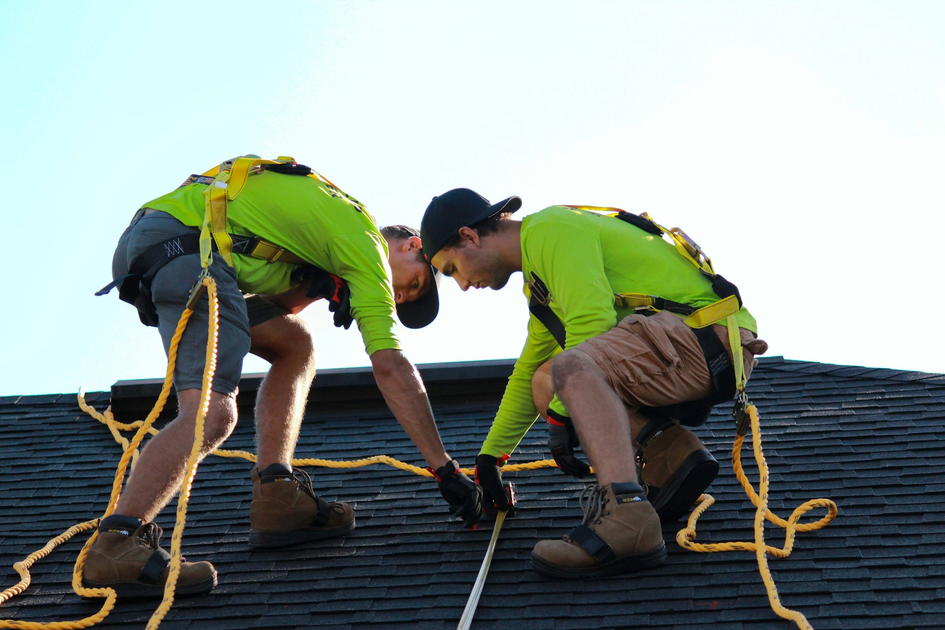 You are currently viewing Questions to Ask Before Hiring a Roofing Contractor
